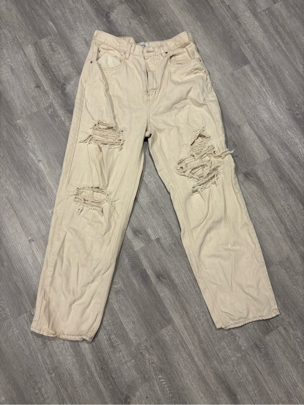 Women's Distressed Off White Jeans - Casual Relaxed Fit